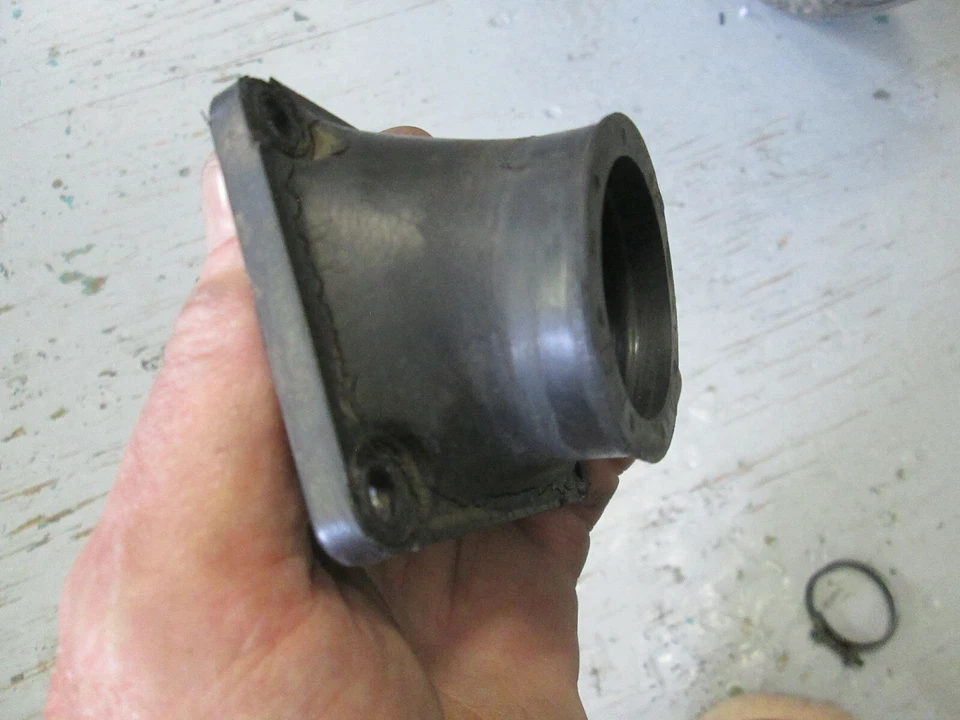  SOPORTE CARBURADOR KAWASAKI KX250 / 420 / KDX400 / 420 / 450 16065-1005 Foto 2 de 4