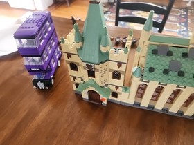 LEGO Harry Potter: Hogwarts Castle 4842 + Knights BUS 4866 Minifigures