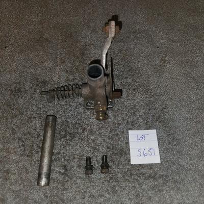 #ad Vintage Briggs amp; Stratton Model Y Engine Parts Accessories Carburetor Assembly $26.99