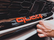 quattro emblem kühlergrill Audi RS3 / A3  Frontgrill Rot