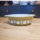 PYREX Spring Blossom Crazy Daisy Glass Bowl Green White Flower Round Vintage