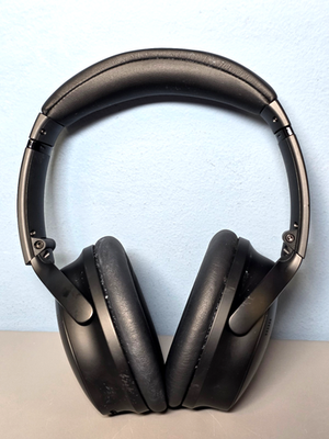 Bose Quiet Comfort - Black Noise Cancelling Headphones- Excellent