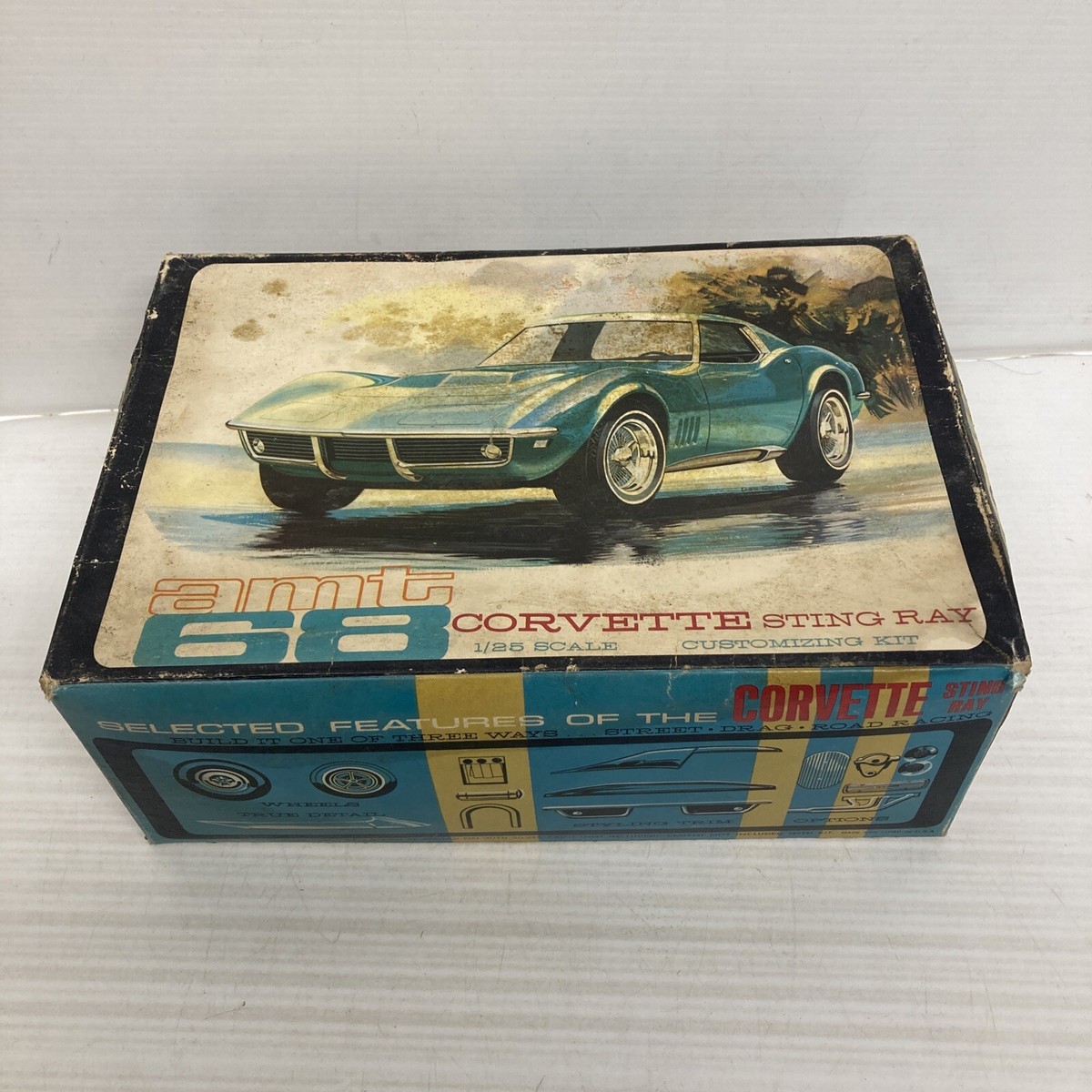 Model Kit AMT 1/25 Corvette Sting Ray 1968 Ref 6928-200 - Assembly