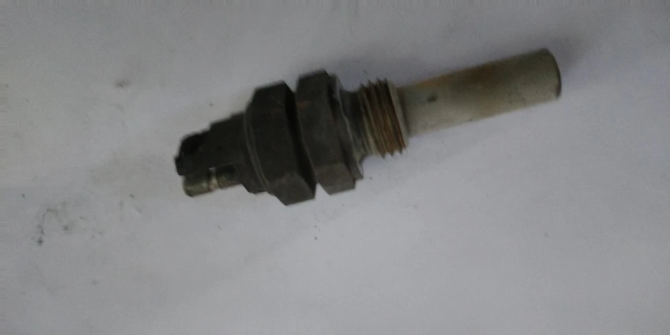 72-75 Mercedes VDO Sensor elect injct 2 prong M8X120 36/2/17 -120C 9.5 SEC 2.75 - Image 2 of 2