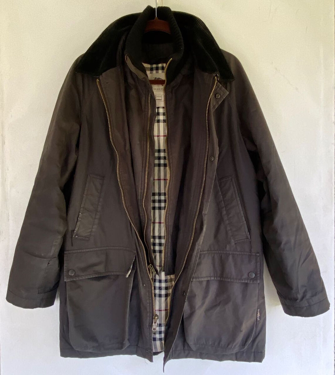 BURBERRY London Wax ELTON Cotton Field Jacket. Nova Check BURBERRY London Wax ELTON Cotton Field Jacket. Nova Check