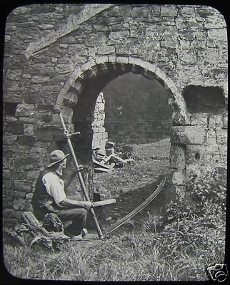 Glas Magische Laterne Dia MAN & SCYTHE RICHMOND ST MARTINS PRIORY C1890 FOTO 