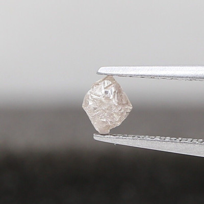 RAW DIAMOND 0.31Ct PINKISH GRAY COLOR NATURAL POLYGON SHAPE FOR ANNIVERSARY GIFT