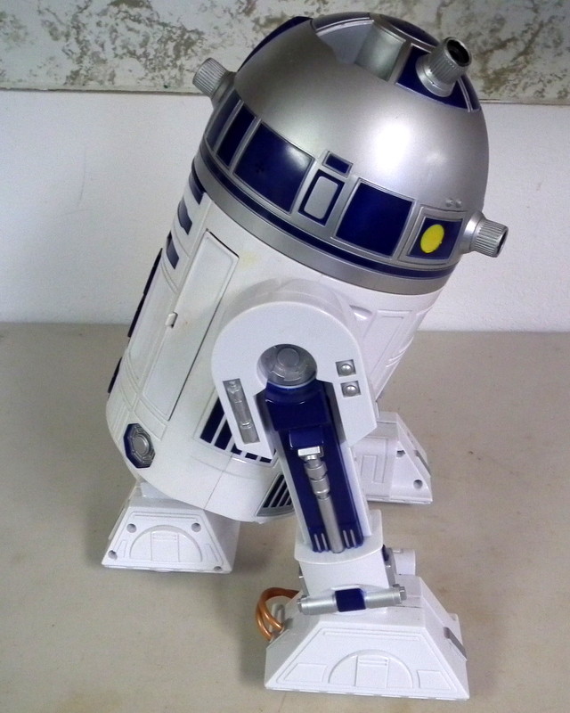 16” Interactive R2-D2 by Hasbro Works Excellently Battery 16” Interactive R2-D2 by Hasbro Works Excellently Battery