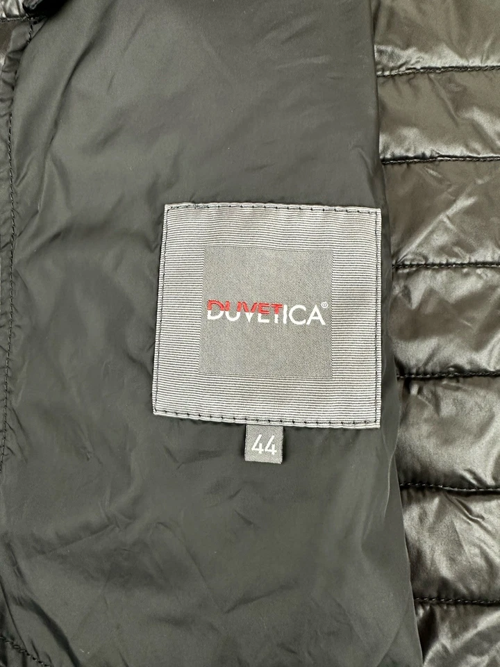Duvetica 女式绗缝羽绒外套夹克,尺寸 42 黑色 — 第 4/4 张图片