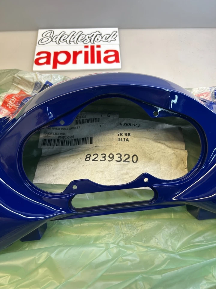 1 entourage compteur bleu aprilia ap8239320 sr 50 air 1997 2001 - Photo 2/4