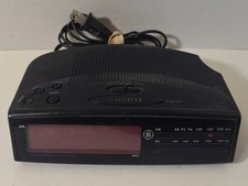General Electric GE Model 7-4815A Digital Alarm Clock AM/FM Radio Vintage Works