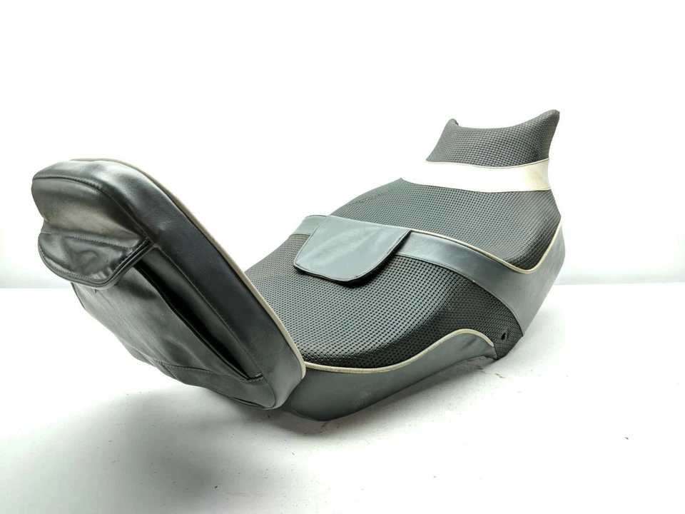 85-07 Yamaha VMAX 1200 VMX12 Aftermarket One Piece Driver Passenger Seat - Image 3 of 4