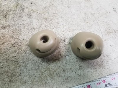 02 03 04 BUICK RAINIER SUN VISOR CLAMP STAYS PAIR TAN