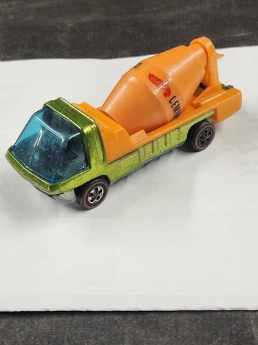 Redline Hot Wheels Heavyweights  Cement Truck