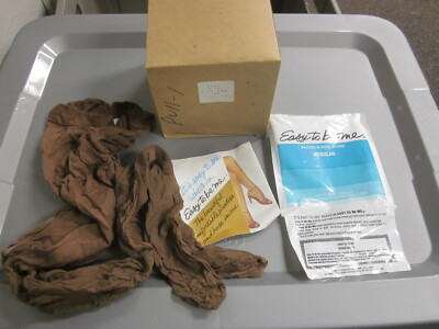Vintage Easy to Be Me Sandalfoot Tan Pantyhose Regular Queen Size QTY2