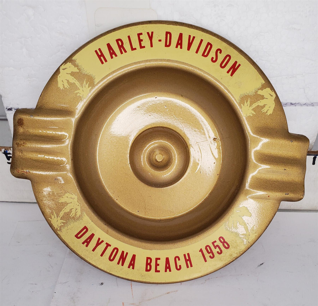 VINTAGE 1957 & 1958 HARLEY DAVIDSON ASHTRAY FROM DAYT… - Gem