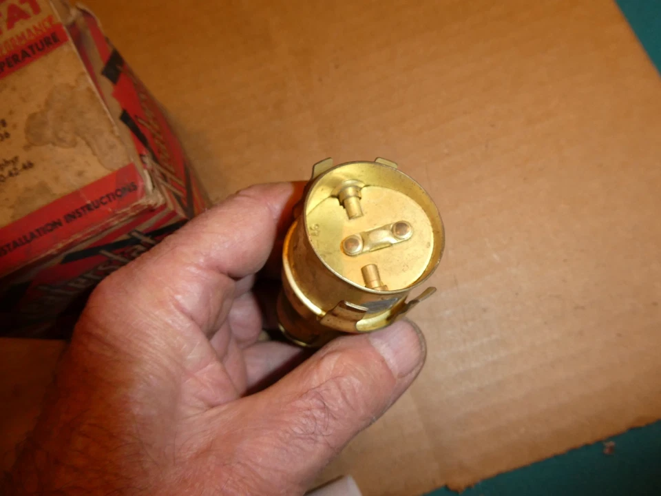 1932- 1936 Ford 1940 - 1946 Zephyr Thermostat NORS - Image 2 of 3