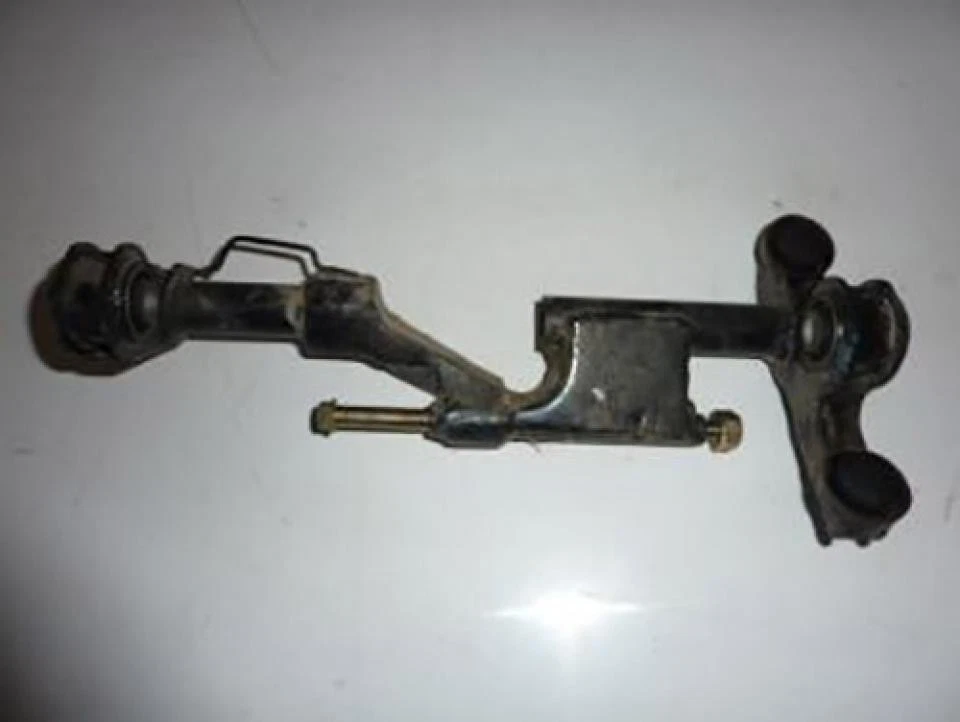 Support moteur origine pour Scooter Kymco 125 Movie XL Après 2005 Occasion - Photo 1/1