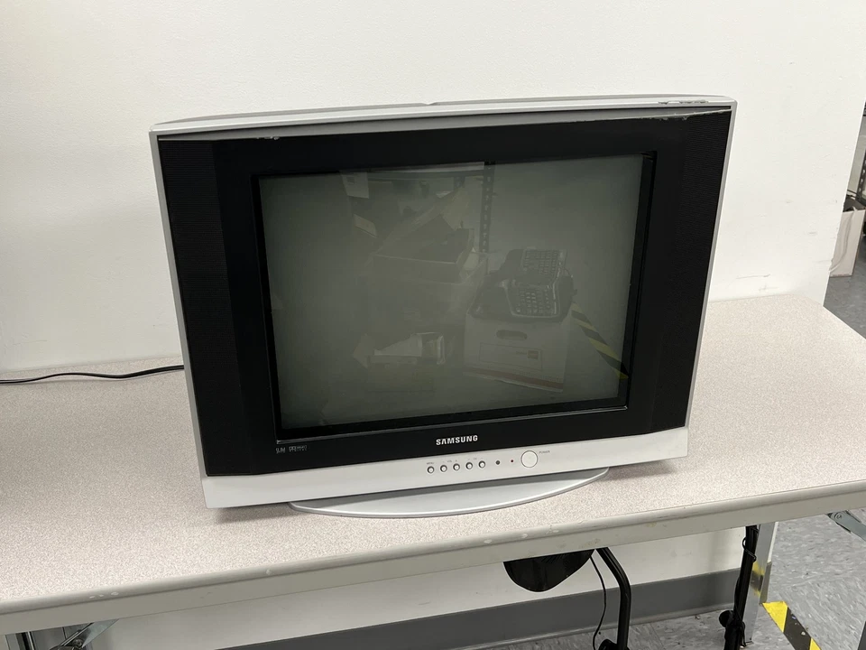 Samsung TX-T2082 20" CRT TV Retro Gaming SlimFit Flat Screen Composite Tested - Image 2 of 4