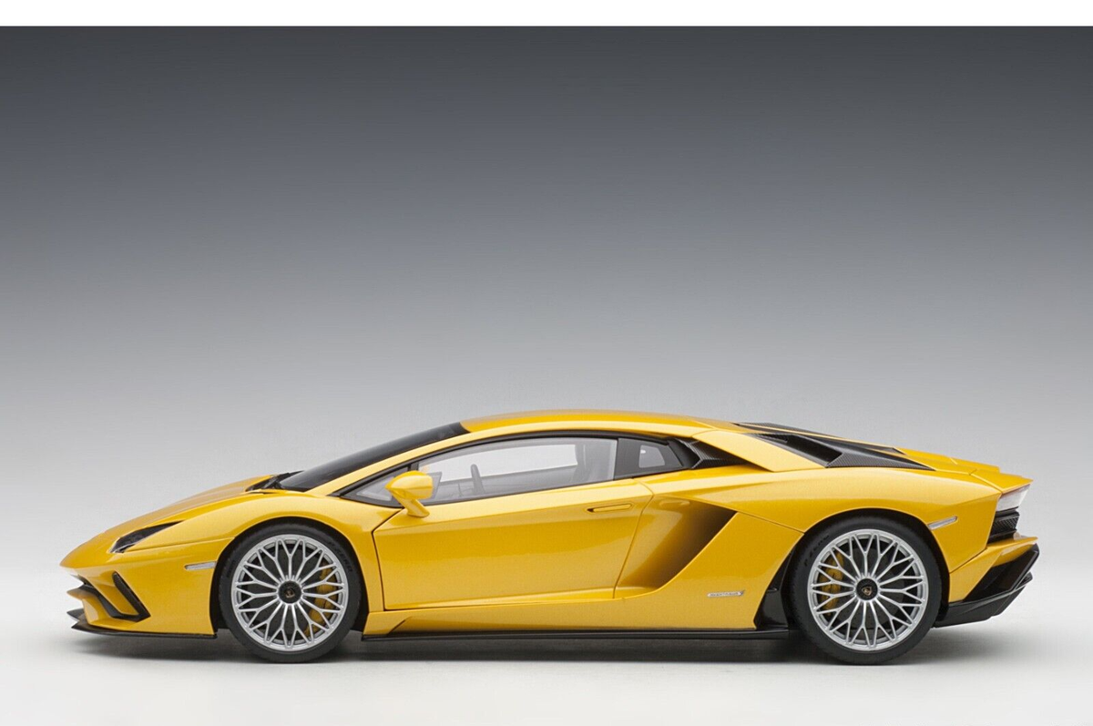 Aa 1/18 ランボルギーニ アヴェンタドール S イエロー 79132 オートアート セール品 AUTOart 1/18 Lamborghini AVENTADOR S