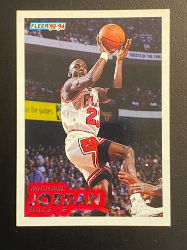 π 1993-94 Fleer Basketball Base Card #28 Michael JORDAN π