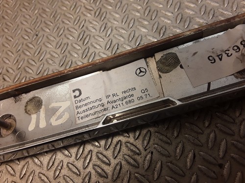Mercedes W211 Tablero Recortar la Tira Madera Oscura para Clase E Rhd 2116800571 - Imagen 4 de 4