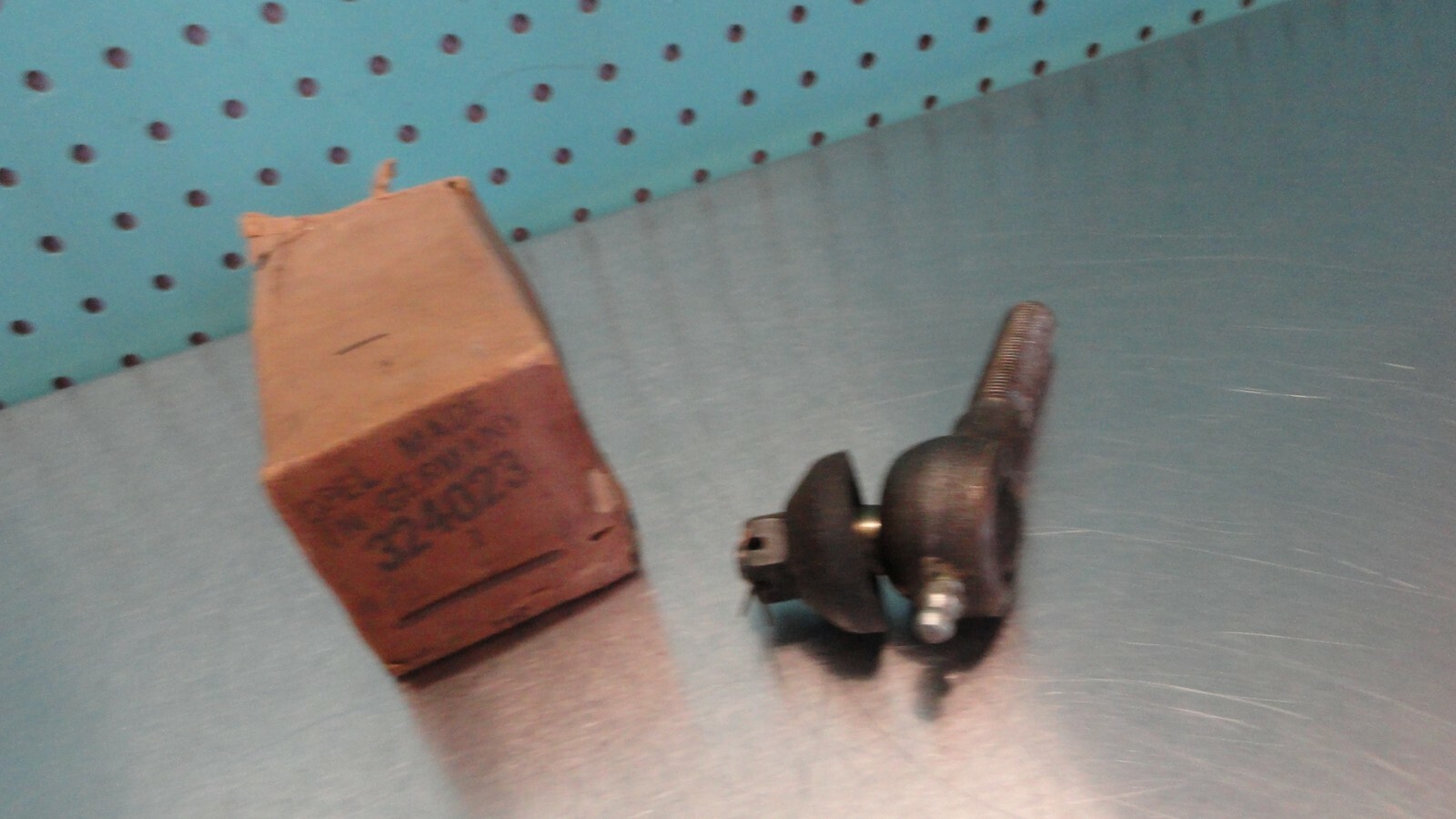 Picture 3 of 4