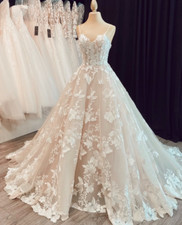 Bohemian Light Champagne Wedding Dresses with Court Train Lace Appliques