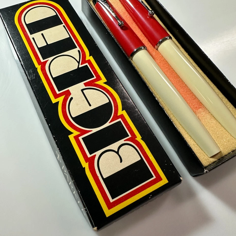 Juego de bolígrafo vintage Parker Big rojo y blanco punta suave • Clip cromado de caja Foto 3 de 4