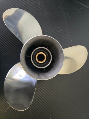 Used 13 1/4x17 Stainless Boat Propeller For YAMAHA 50 -130HP 15 Spline Tooth RH