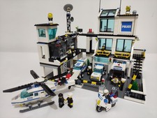 LEGO City Bundle Stazione della Polizia 7744 + Elicottero + Furgone