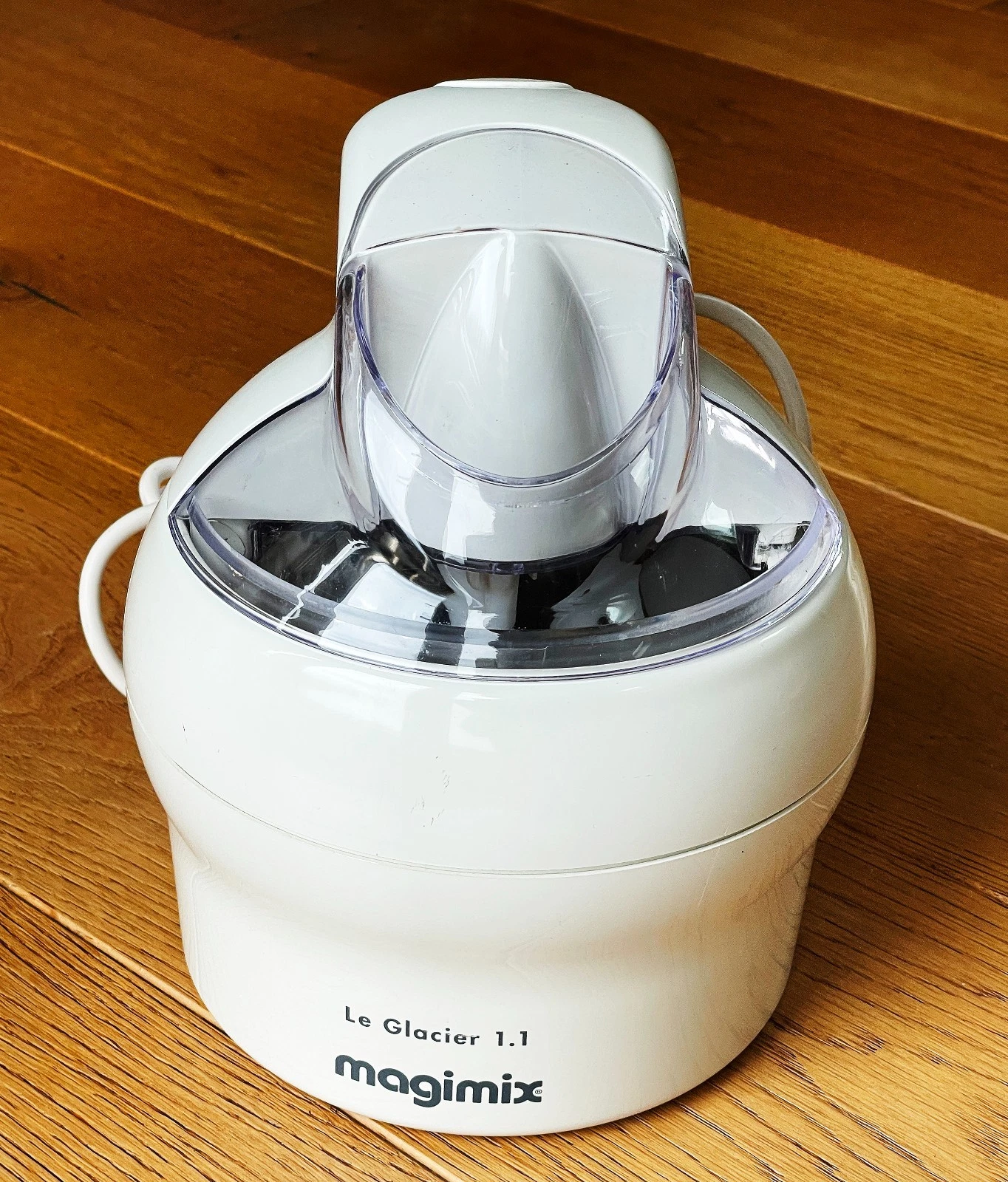 MAGIMIX Le Glacier 1.1 Ice-Cream Sorbet Desserts Maker - Model 11047
