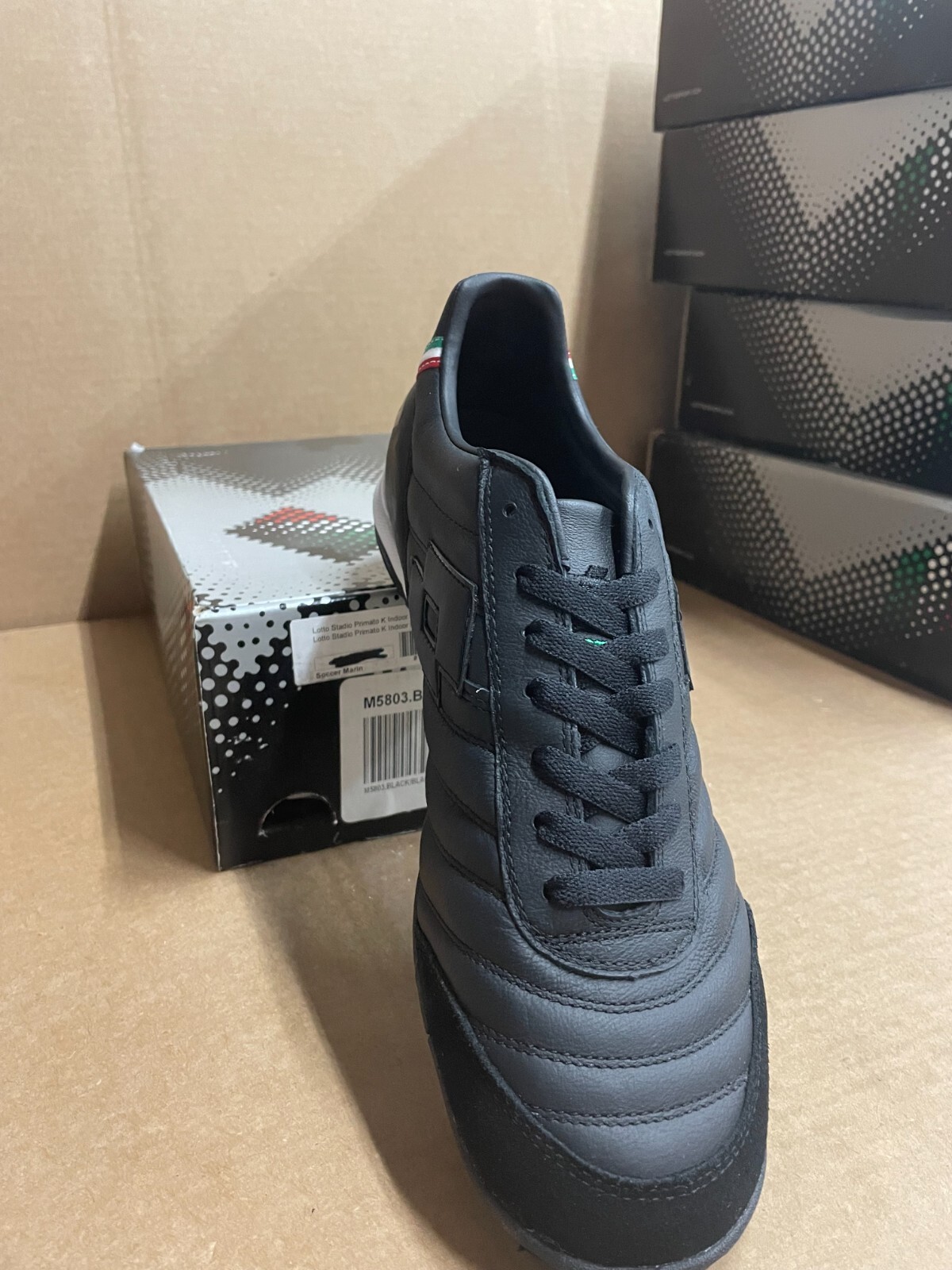 Lotto Stadio Primato K Scarpe da calcio indoor nere nuove in scatola