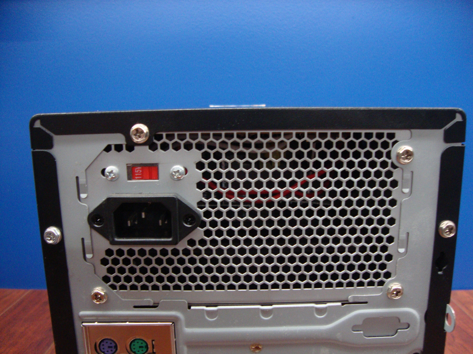 CUSTOM TOWER PC ASUS P5LMX MOTHERBOARD INTEL PENTIUM 4 3.0GHz 2GB 80GB