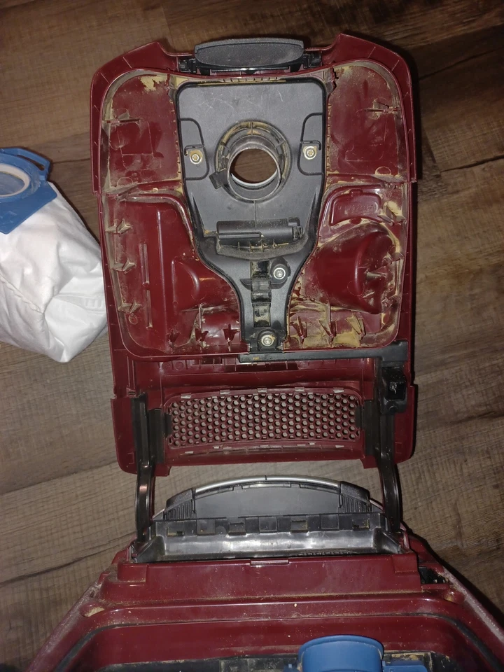 Miele Complete C3 Soft Carpet Power Line SGFE0 Mango Red "Canister Only NO lid". - Image 4 of 4