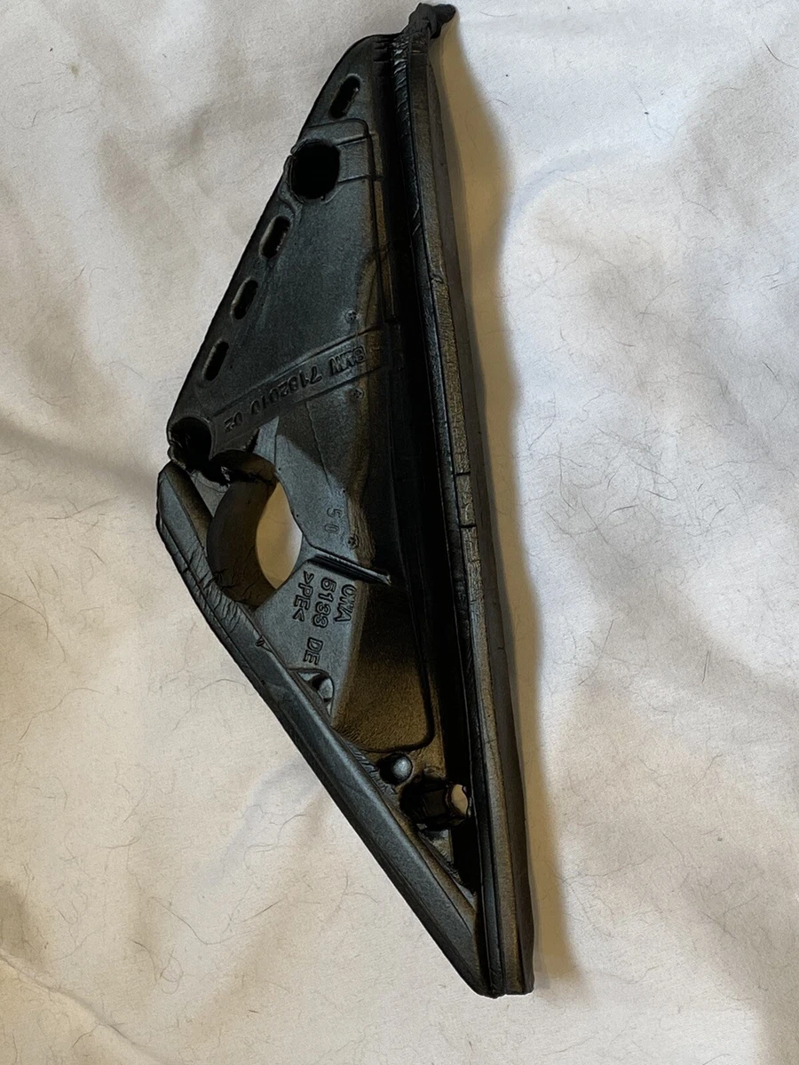 BMW F10 F11 Outer Right Mirror Triangle Seal 51337182010 ORIGINAL 