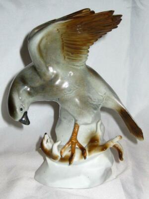 Lippelsdorf GDR Antique Porcelain HAWK w/Mongoose Figurine made in 1877