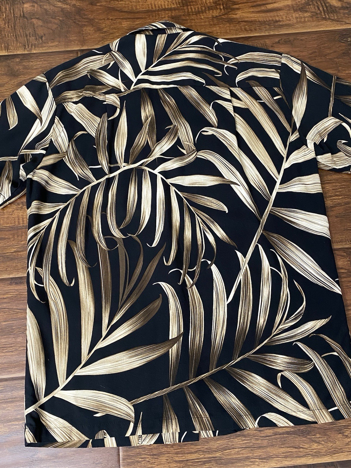 Paradise Found Mens Hawaiian Pocket Shirt 100% Rayon Tropical Leaves Size S