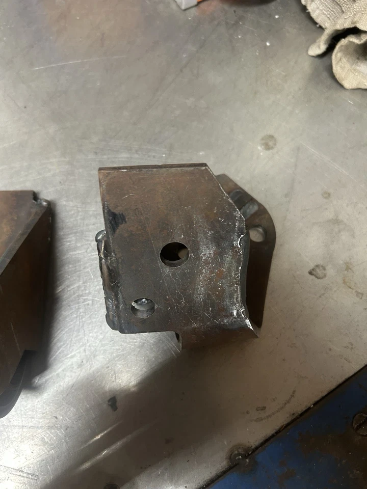 Soportes de montaje de motor Hemi P4510287 66-71 Foto 3 de 4