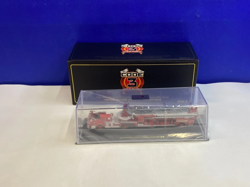 CODE 3 1/64 SCALE SAN FRANCISCO TRUCK 4 AMERICAN LAFRANCE 900 SERIES VERY NICE ! - Image 2 of 4