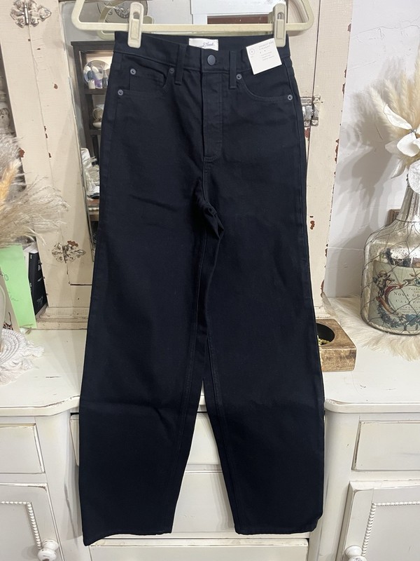 Woman’s Universal Thread Black Jeans Highest-Rise Straight Size 0 NEW!