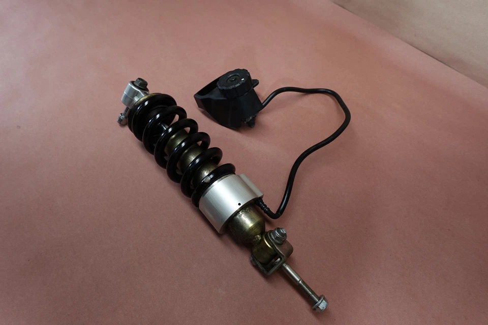 Suspensión de resorte amortiguador trasero Honda Interceptor 800 VFR800 2003-2009 Foto 3 de 4