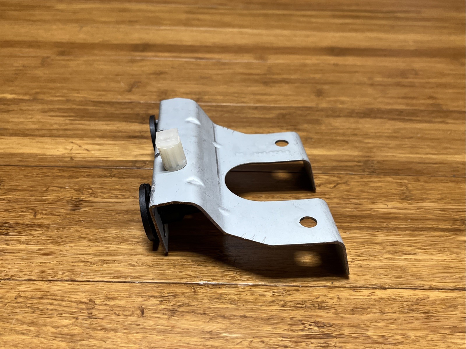 2017-2023 Rolls Royce Dawn RR6 Rear Lower Center Console Bracket 9258344 OEM