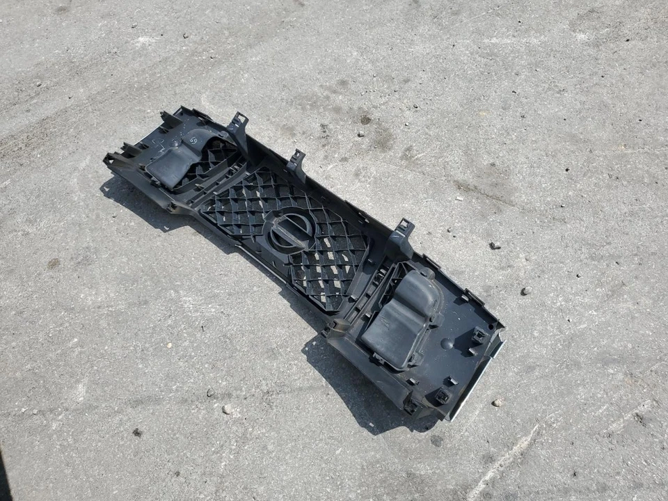 Panel de moldura interior de puerta trasera izquierda usado se adapta a: Nissan Titan 2011 grado A Foto 3 de 4