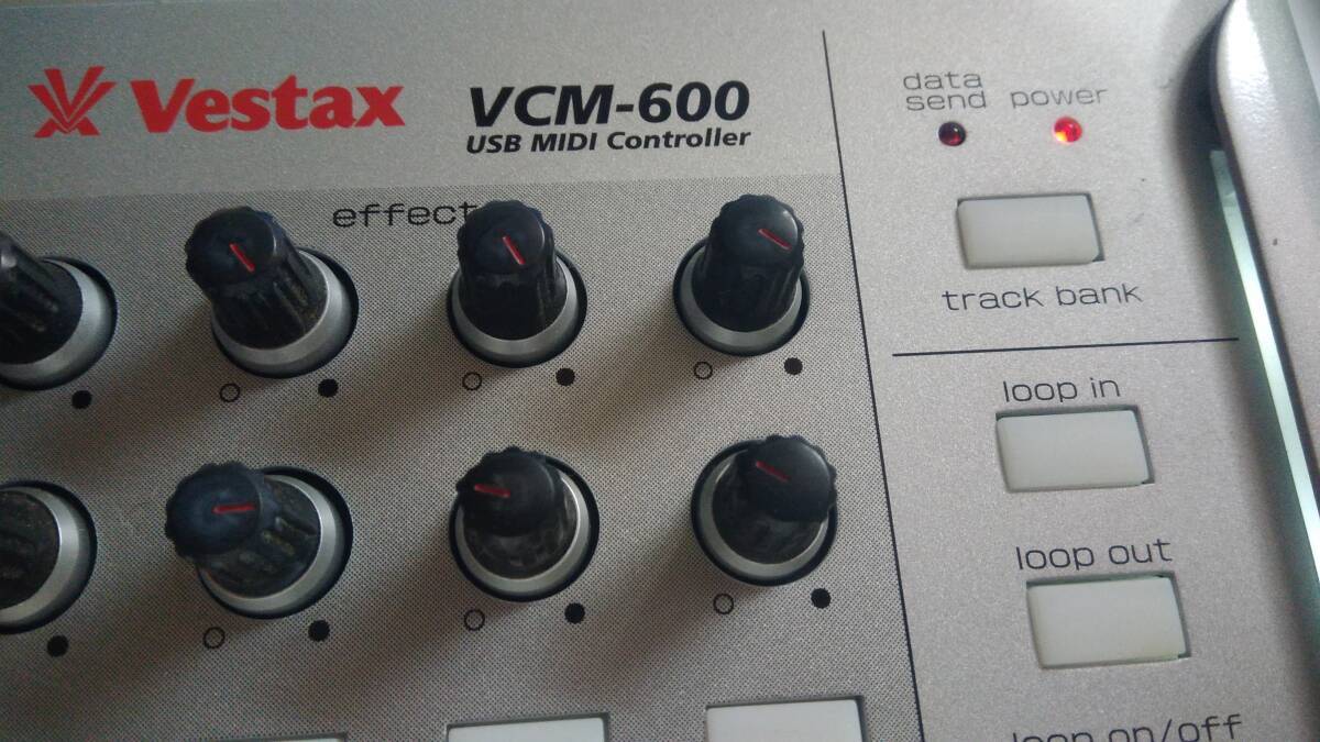 Vestax VCM-600 Silver USB MIDI Controller Mixer DJ Live Vestax VCM-600 Silver USB MIDI Controller Mixer DJ Live