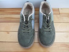 NUEVO OSHKOSH B'GASBO UNISEX NIÑOS NIÑAS BECKET T ZAPATILLAS SIN CORDONES ZAPATOS VERDE OLIVA