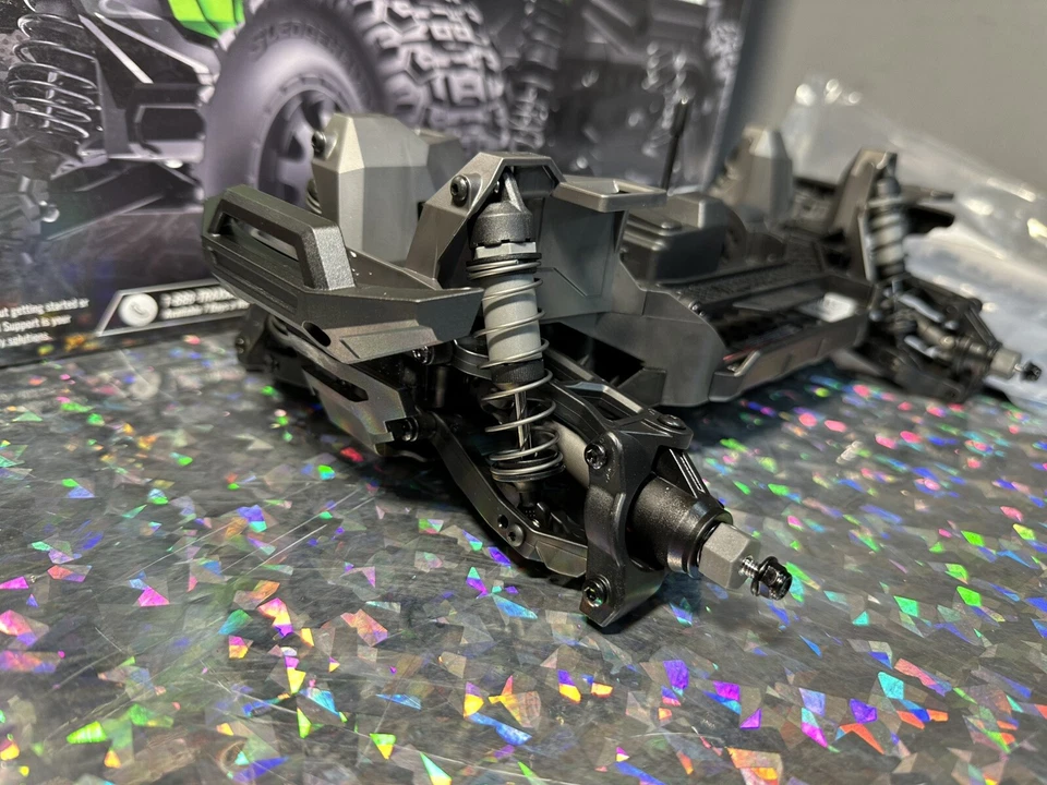 Traxxas Mini-Maxx 4x4 Bl-2s Roller Chassis Parts TRX 107154 -1 Servo Shocks Diff - Image 3 of 4