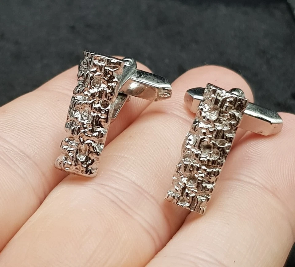 Par de gemelos plateados vintage estilo mediados de siglo - diseño efecto corteza de árbol Foto 3 de 4