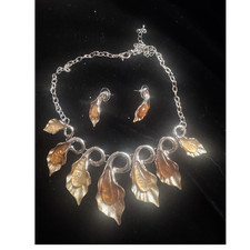 Unusual Lucite Silver Tone Leaf Jewelry Set N...