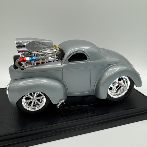 Muscle Machines 1941 Willys Coupe Supercharged Pro-Street 1:18 Diecast Car - Picture 2 of 17